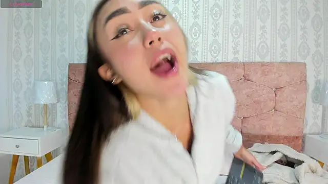 Snapshot of liaa_18 chatting on 9, 9, 2025 liaa 18 online show from 9, 9, 2025