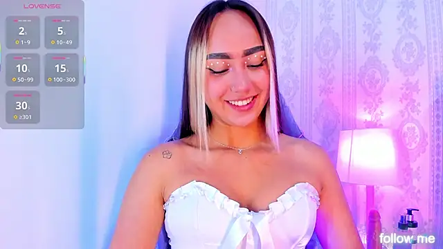 Snapshot of liaa_18 chatting on 8, 11, 2025 liaa 18 online show from 8, 11, 2025