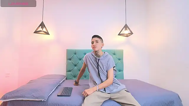 Snapshot of Tinny_and_Candy chatting on 24, 1, 2025 Tinny and Candy online show from 24, 1, 2025