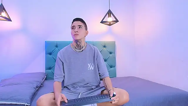 Snapshot of Tinny_and_Candy chatting on 29, 1, 2025 Tinny and Candy online show from 29, 1, 2025