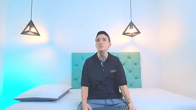 Snapshot of Tinny_and_Candy chatting on 3, 2, 2025 Tinny and Candy online show from 3, 2, 2025