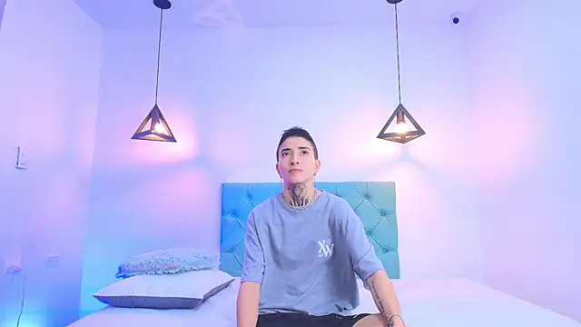 Snapshot of Tinny_and_Candy chatting on 5, 2, 2025 Tinny and Candy online show from 5, 2, 2025