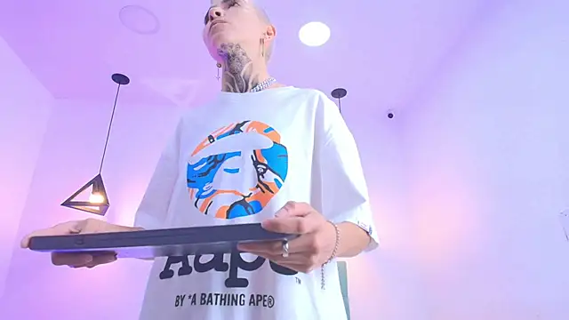 Snapshot of Tinny_and_Candy chatting on 21, 2, 2025 Tinny and Candy online show from 21, 2, 2025