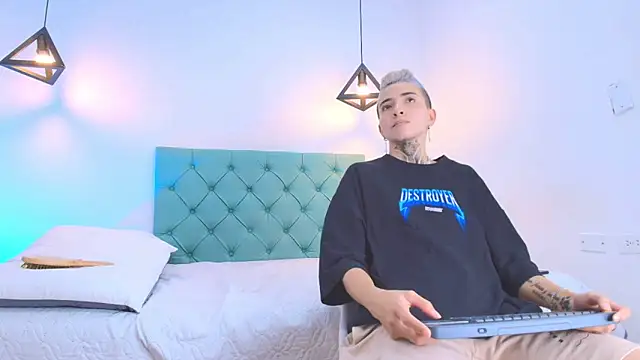 Snapshot of Tinny_and_Candy chatting on 7, 3, 2025 Tinny and Candy online show from 7, 3, 2025