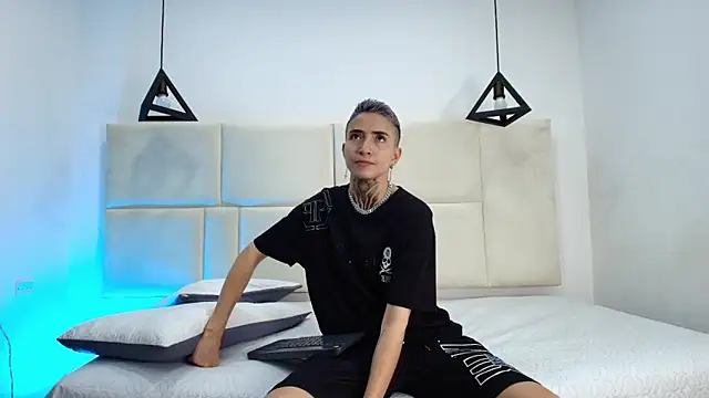 Snapshot of Tinny_and_Candy chatting on 19, 3, 2025 Tinny and Candy online show from 19, 3, 2025