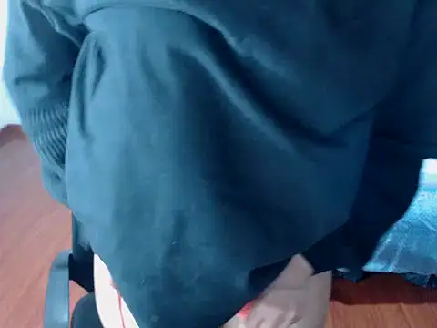 Snapshot of home_vlak chatting on 10, 11, 2025 home vlak online show from 10, 11, 2025