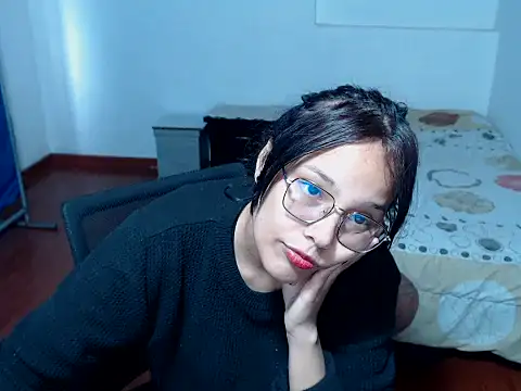 Snapshot of home_vlak chatting on 13, 11, 2025 home vlak online show from 13, 11, 2025