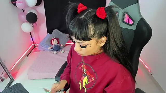 zoesullivan online show from 5, 12, 2024