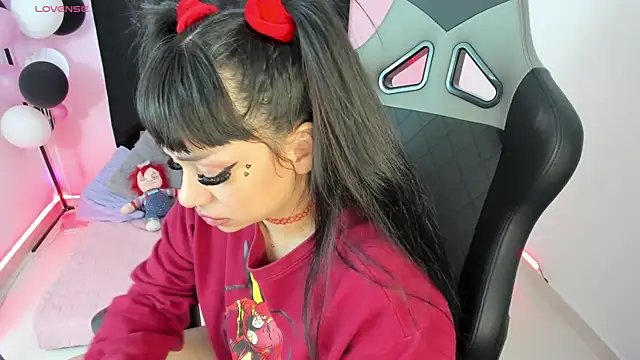 zoesullivan online show from 5, 12, 2024