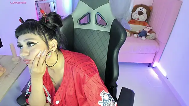 zoesullivan online show from 22, 2, 2025