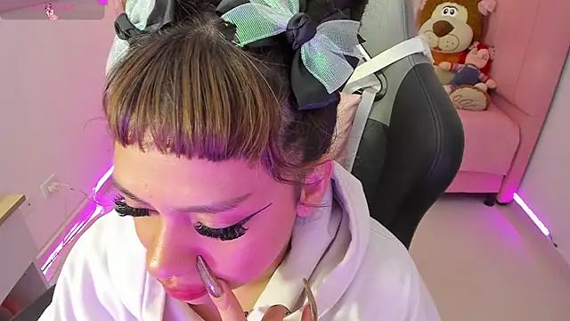 zoesullivan online show from 28, 9, 2025