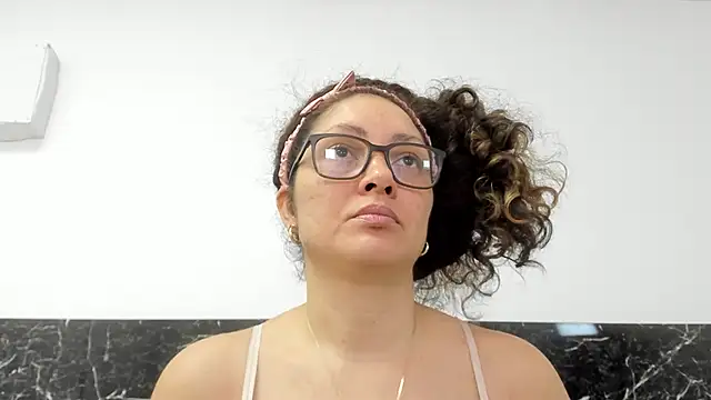 Snapshot of Juliabadlee chatting on 23, 1, 2025 Juliabadlee online show from 23, 1, 2025