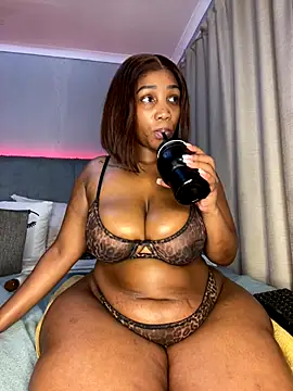 HugeMassiveBooty online show from 7, 10, 2025
