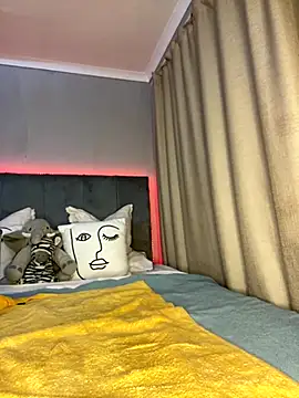 HugeMassiveBooty online show from 17, 10, 2025