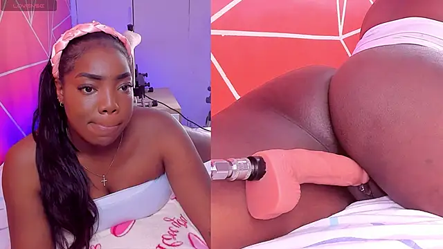 Snapshot of zoeethompson_cm chatting on 13, 9, 2025 zoeethompson cm online show from 13, 9, 2025