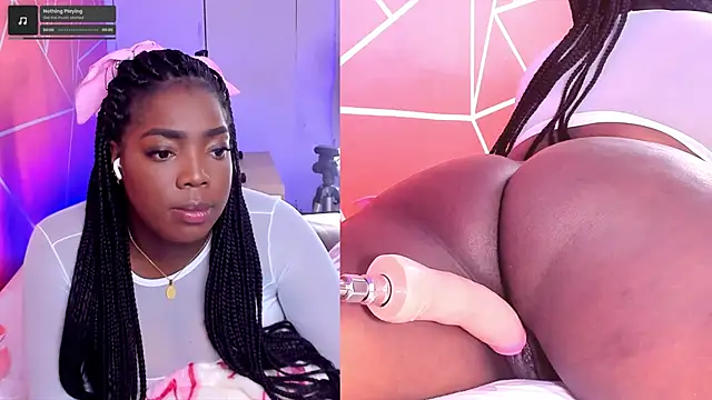 Snapshot of zoeethompson_cm chatting on 4, 12, 2025 zoeethompson cm online show from 4, 12, 2025