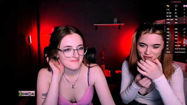 Snapshot of liana_kisses chatting on 5, 3, 2025 liana kisses online show from 5, 3, 2025