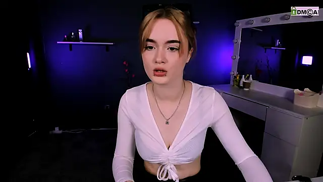 Snapshot of liana_kisses chatting on 7, 3, 2025 liana kisses online show from 7, 3, 2025