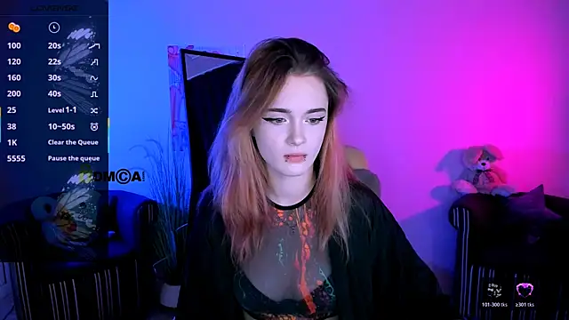 Snapshot of liana_kisses chatting on 18, 10, 2025 liana kisses online show from 18, 10, 2025