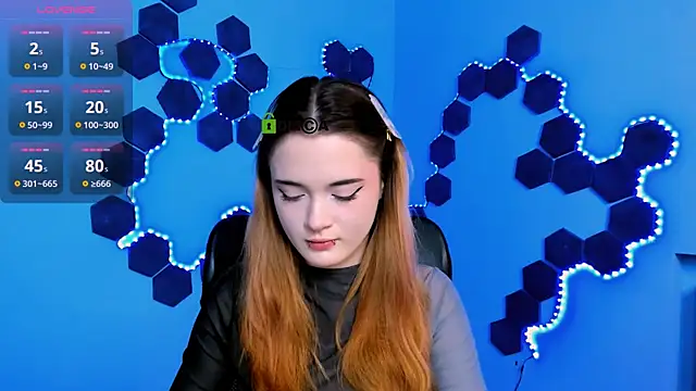 Snapshot of liana_kisses chatting on 4, 12, 2025 liana kisses online show from 4, 12, 2025