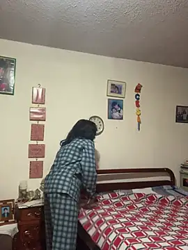 Snapshot of FernandaOrtegaaa chatting on 1, 1, 2025 FernandaOrtegaaa online show from 1, 1, 2025