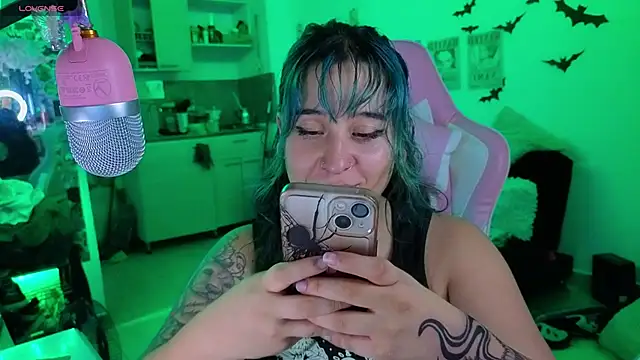 Snapshot of FernandaOrtegaaa chatting on 10, 10, 2025 FernandaOrtegaaa online show from 10, 10, 2025