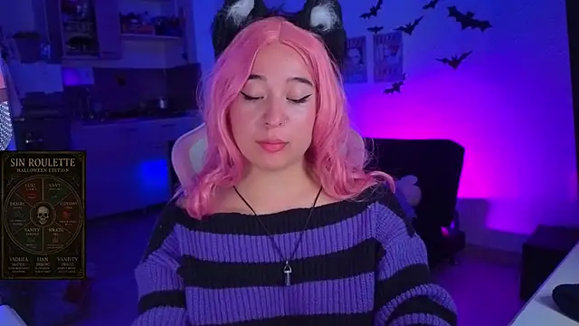 Snapshot of FernandaOrtegaaa chatting on 28, 10, 2025 FernandaOrtegaaa online show from 28, 10, 2025