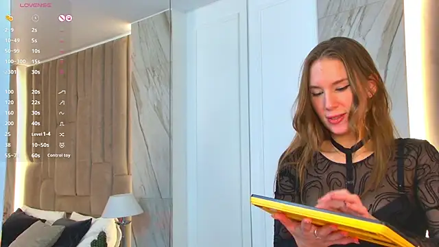 Snapshot of LeslieMines chatting on 23, 1, 2025 LeslieMines online show from 23, 1, 2025