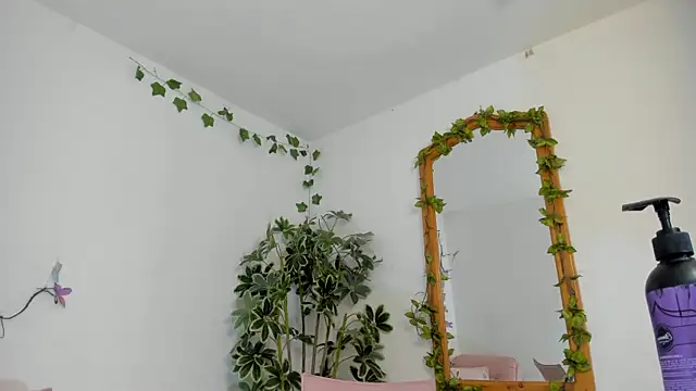Snapshot of BarbaraKnox_ chatting on 3, 7, 2026 BarbaraKnox online show from 3, 7, 2026