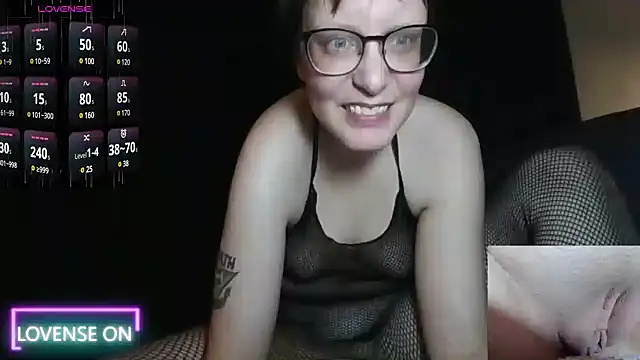 Snapshot of PernillaGirl chatting on 8, 1, 2025 PernillaGirl online show from 8, 1, 2025