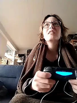 Snapshot of PernillaGirl chatting on 4, 10, 2025 PernillaGirl online show from 4, 10, 2025