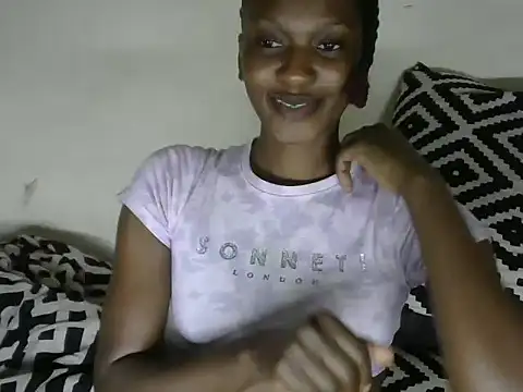 Snapshot of Pretty-emmie chatting on 25, 1, 2025 Pretty-emmie online show from 25, 1, 2025