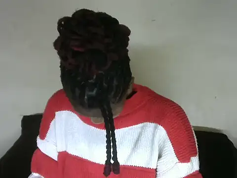 Snapshot of Pretty-emmie chatting on 5, 2, 2025 Pretty-emmie online show from 5, 2, 2025