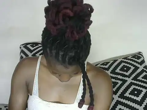 Snapshot of Pretty-emmie chatting on 17, 2, 2025 Pretty-emmie online show from 17, 2, 2025