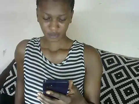 Snapshot of Pretty-emmie chatting on 19, 2, 2025 Pretty-emmie online show from 19, 2, 2025