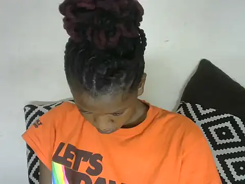 Snapshot of Pretty-emmie chatting on 20, 2, 2025 Pretty-emmie online show from 20, 2, 2025