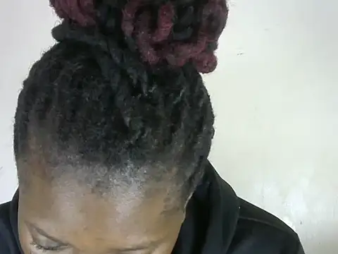 Snapshot of Pretty-emmie chatting on 22, 2, 2025 Pretty-emmie online show from 22, 2, 2025