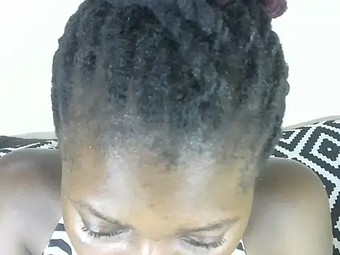Snapshot of Pretty-emmie chatting on 24, 2, 2025 Pretty-emmie online show from 24, 2, 2025