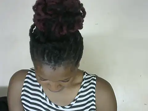 Snapshot of Pretty-emmie chatting on 25, 2, 2025 Pretty-emmie online show from 25, 2, 2025