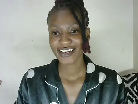 Snapshot of Pretty-emmie chatting on 8, 3, 2025 Pretty-emmie online show from 8, 3, 2025