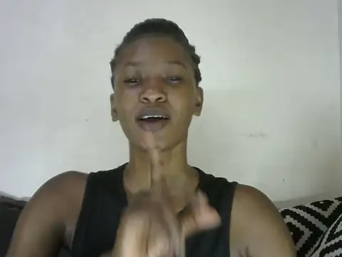 Snapshot of Pretty-emmie chatting on 23, 3, 2025 Pretty-emmie online show from 23, 3, 2025