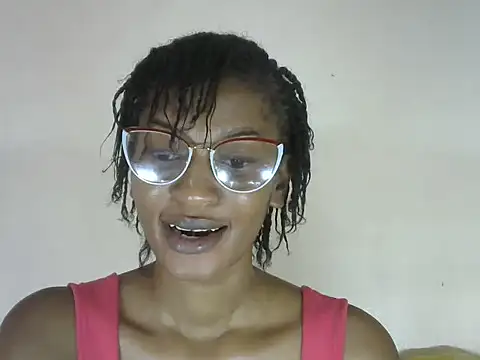 Snapshot of Pretty-emmie chatting on 21, 9, 2025 Pretty-emmie online show from 21, 9, 2025