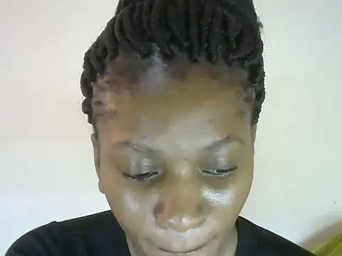 Snapshot of Pretty-emmie chatting on 22, 9, 2025 Pretty-emmie online show from 22, 9, 2025