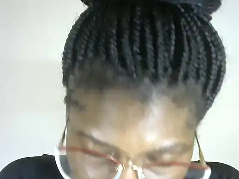 Snapshot of Pretty-emmie chatting on 6, 10, 2025 Pretty-emmie online show from 6, 10, 2025