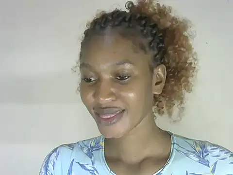 Snapshot of Pretty-emmie chatting on 9, 10, 2025 Pretty-emmie online show from 9, 10, 2025