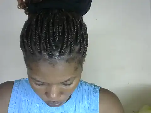 Snapshot of Pretty-emmie chatting on 10, 10, 2025 Pretty-emmie online show from 10, 10, 2025