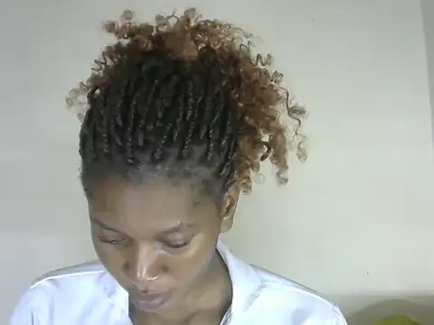 Snapshot of Pretty-emmie chatting on 12, 10, 2025 Pretty-emmie online show from 12, 10, 2025