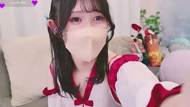 Snapshot of Conatsu chatting on 1, 1, 2025 Conatsu online show from 1, 1, 2025