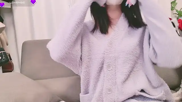 Snapshot of Conatsu chatting on 22, 1, 2025 Conatsu online show from 22, 1, 2025