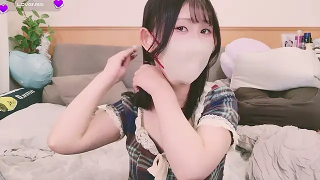 Snapshot of Conatsu chatting on 3, 2, 2025 Conatsu online show from 3, 2, 2025